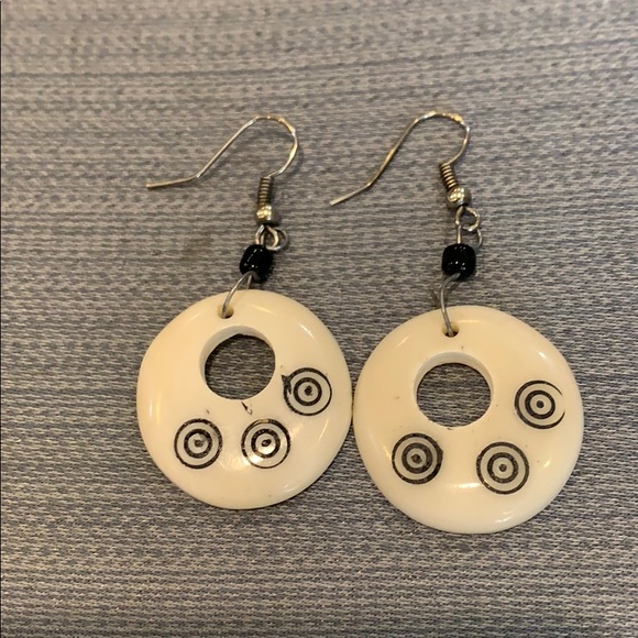 Two earring set bundle from Costa Rica. - Picture 2 of 3